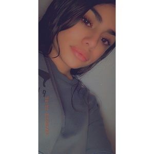 Meet your Posher, Yesenia